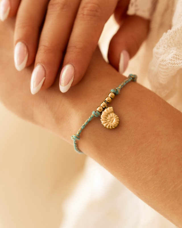 Groen touw armbandje met schelp
