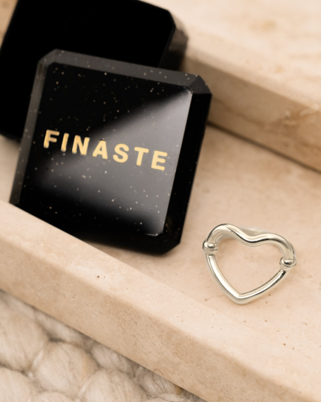 zilveren open heart ring met sieradendoosje