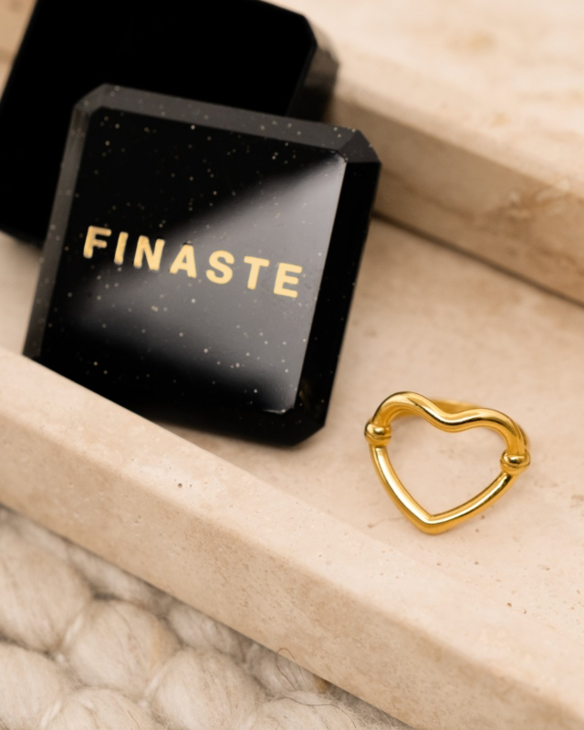 gouden open heart ring met sieradendoosje