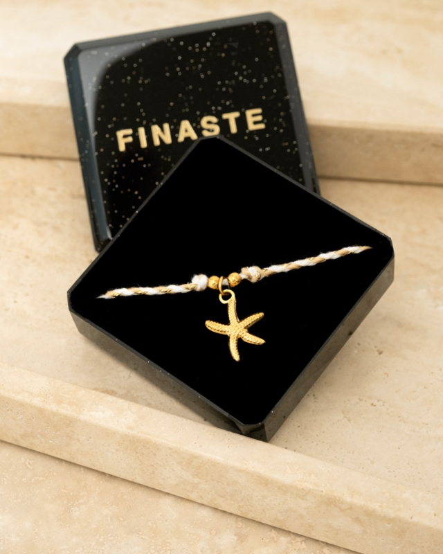 Beige touw ketting in sieradendoosje