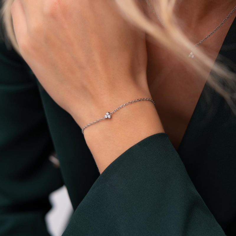 Zilveren armband met steentje