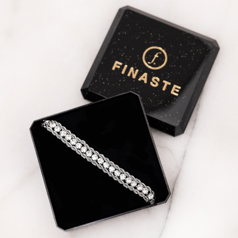 Zilveren tennis armband in sieradendoosje