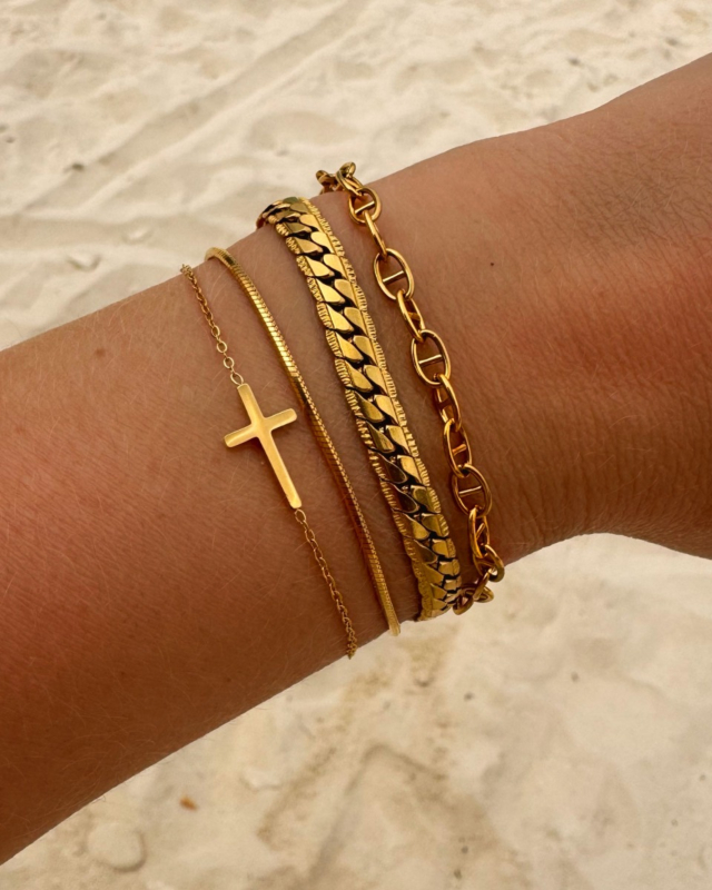gouden armbandjes combinatie