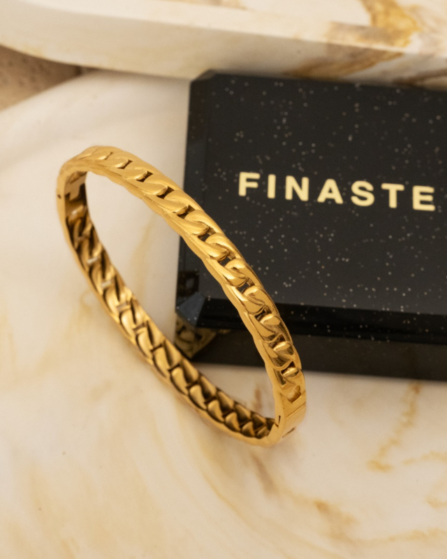 gouden bangle met sieradendoosje