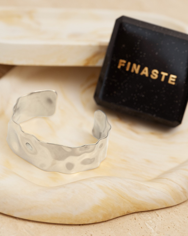 Zilveren bangle met sieradendoosje