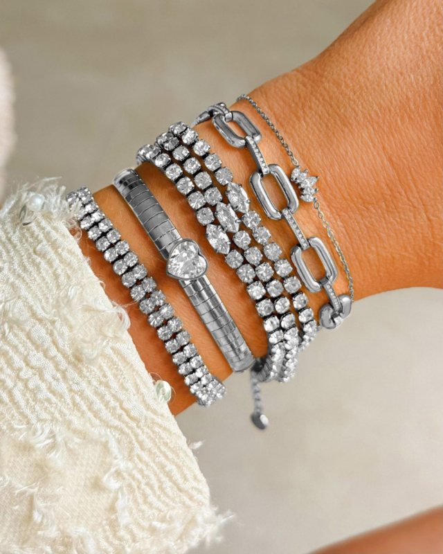 Zilveren armbanden met steentjes
