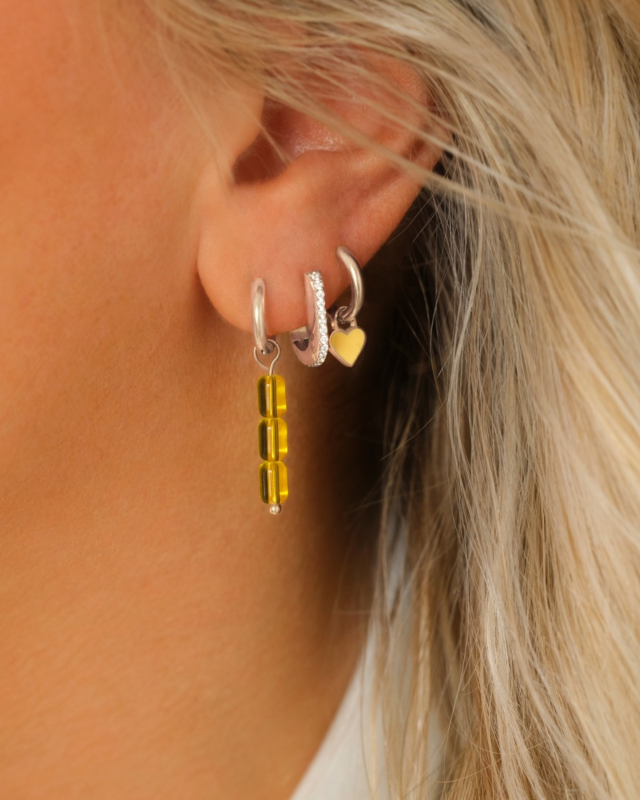 Zilveren earparty met gele details
