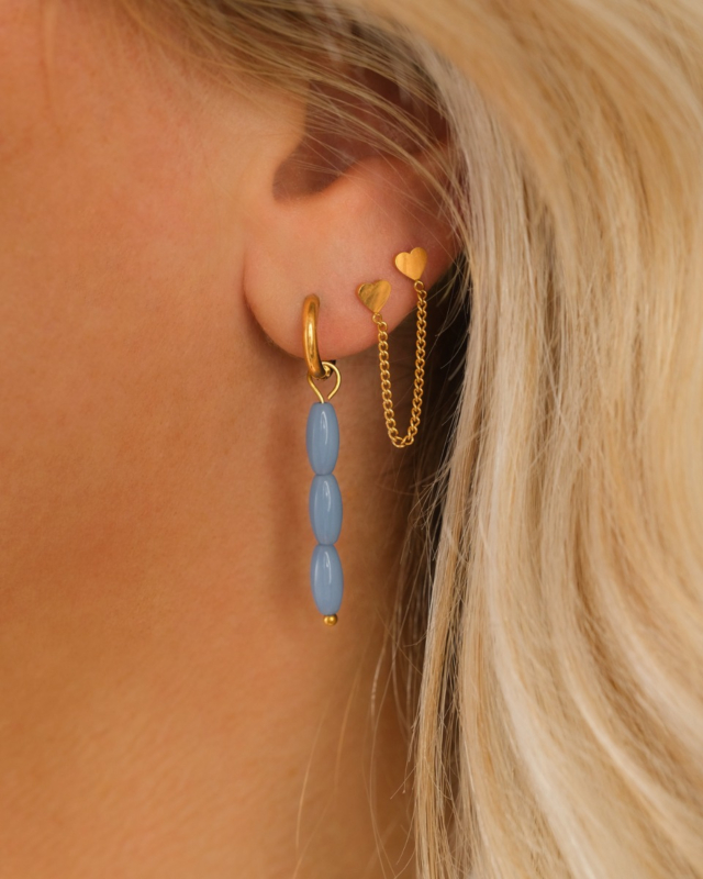Gouden earparty met blauwe kralen