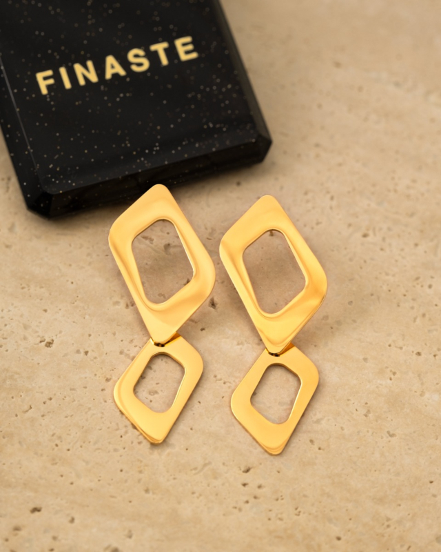 Gouden geometric oorbellen met sieradendoosje
