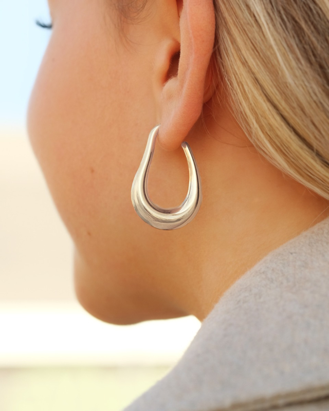 Zilveren oorringen met drop