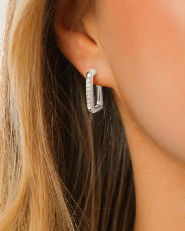 Zilveren oorbellen rechthoekig met steentjes