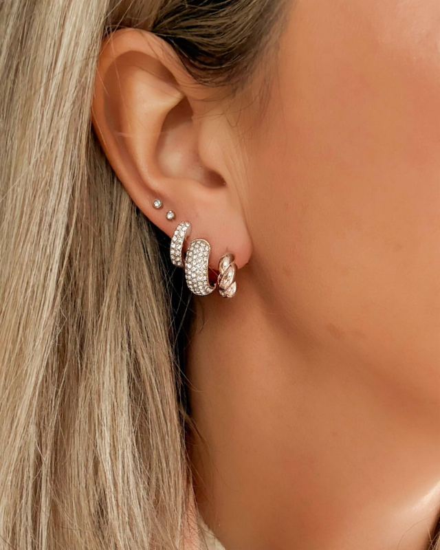 Zilveren earparty met steentjes