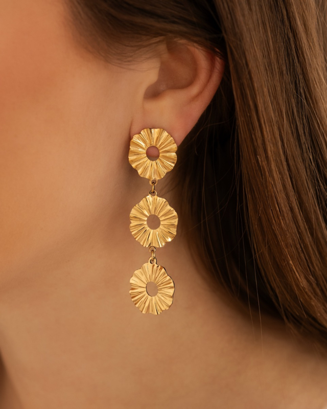 gouden statement bloem oorbellen
