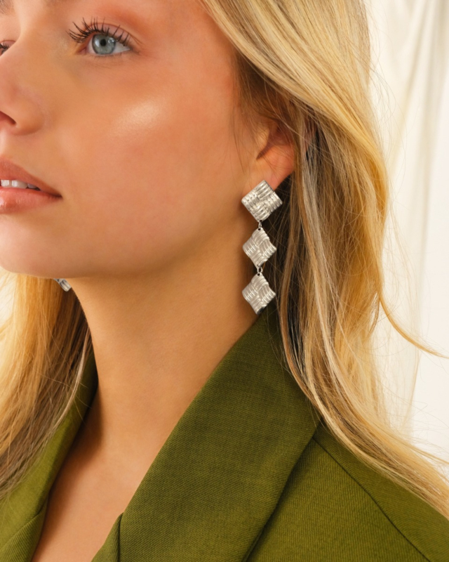 Zilveren oorbellen met ruitjes