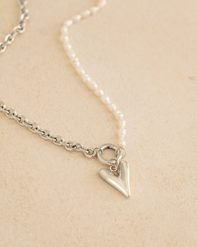 Zilveren chain & pearl ketting met hartje