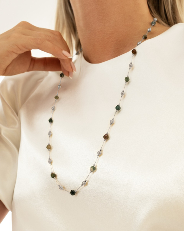 Zilveren ketting met kralen