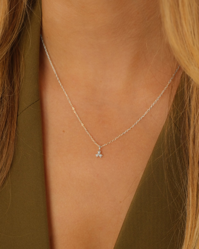 Ketting triple pearl