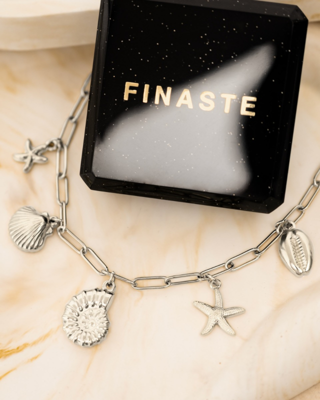 Zilveren bedelketting voor de zomer