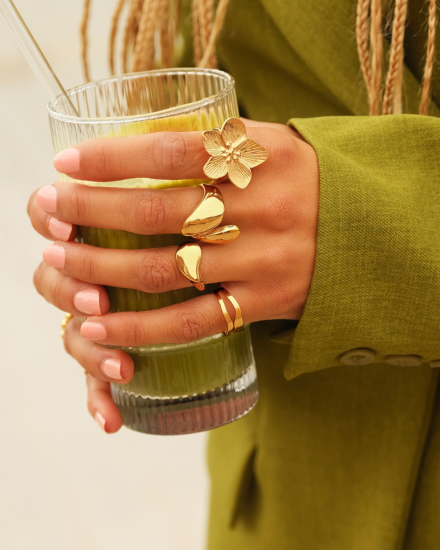 Gouden ringparty met statement ringen