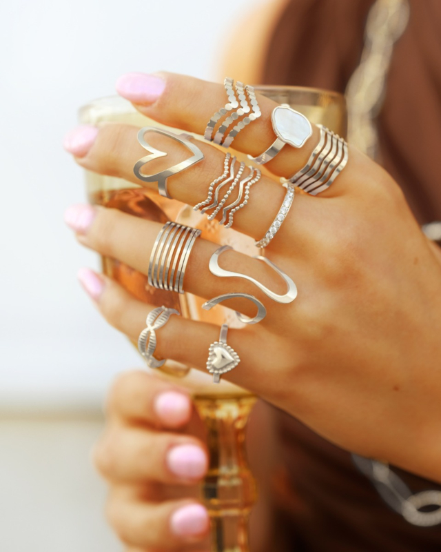 zilveren ringen combinatie