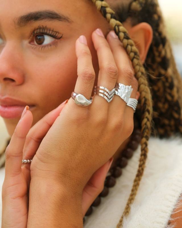 Zilveren ringen mix met statement ringen