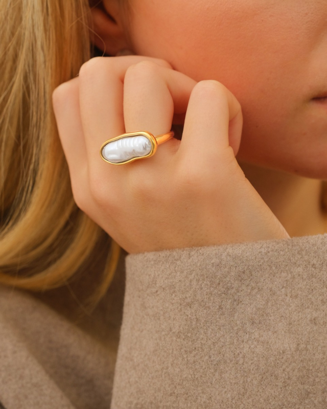 Gouden parelmoer ring