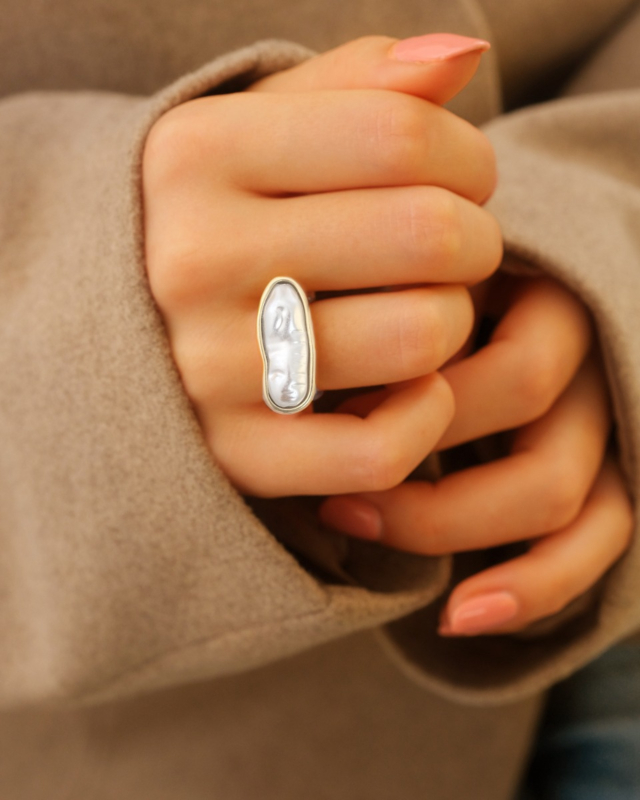 Parelmoer ring organic zilver