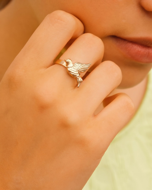 Gouden ring met vogel