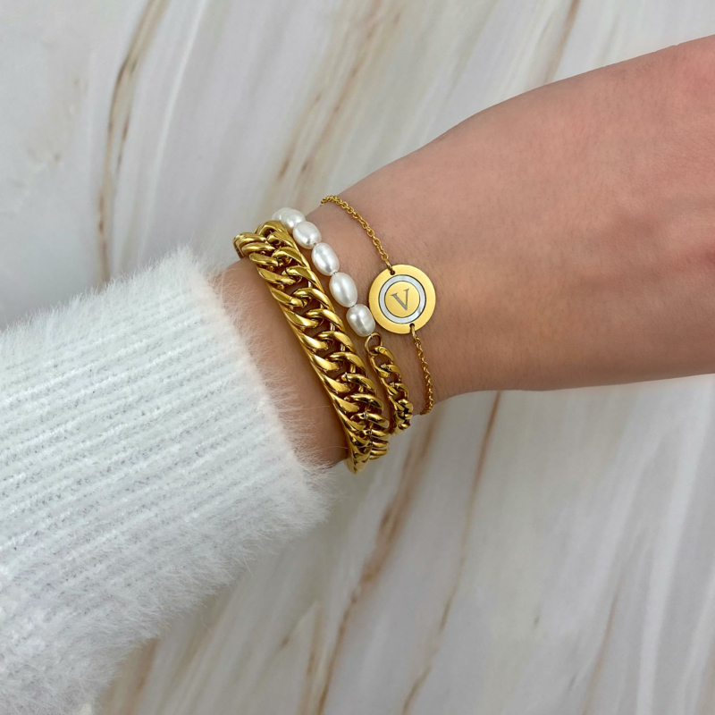 Mooie armband om de pols voor een trendy look