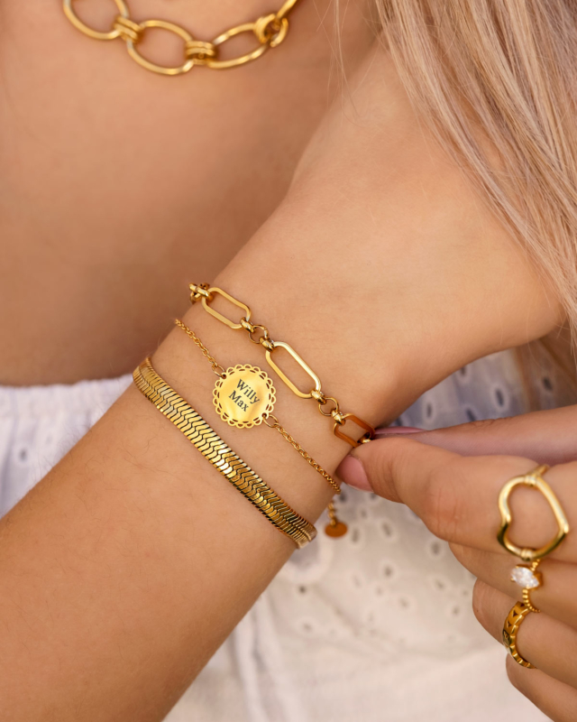 Gouden naam armband met vintage bedel