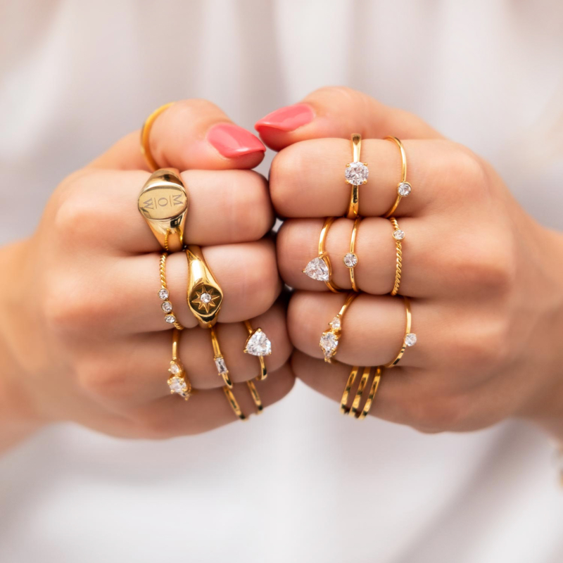 Gouden ringen gegraveerd