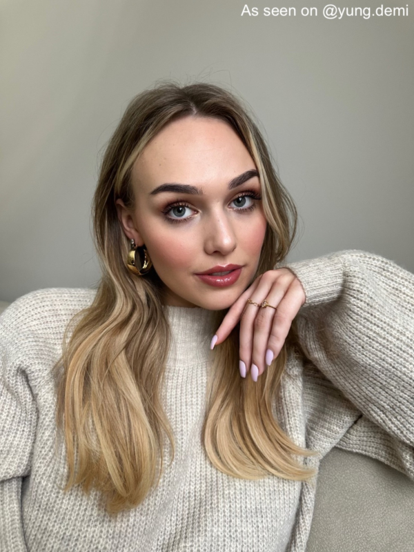 Influencer met Finaste sieraden