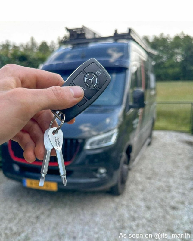 Influencer met graveerbare schroevendraaiers