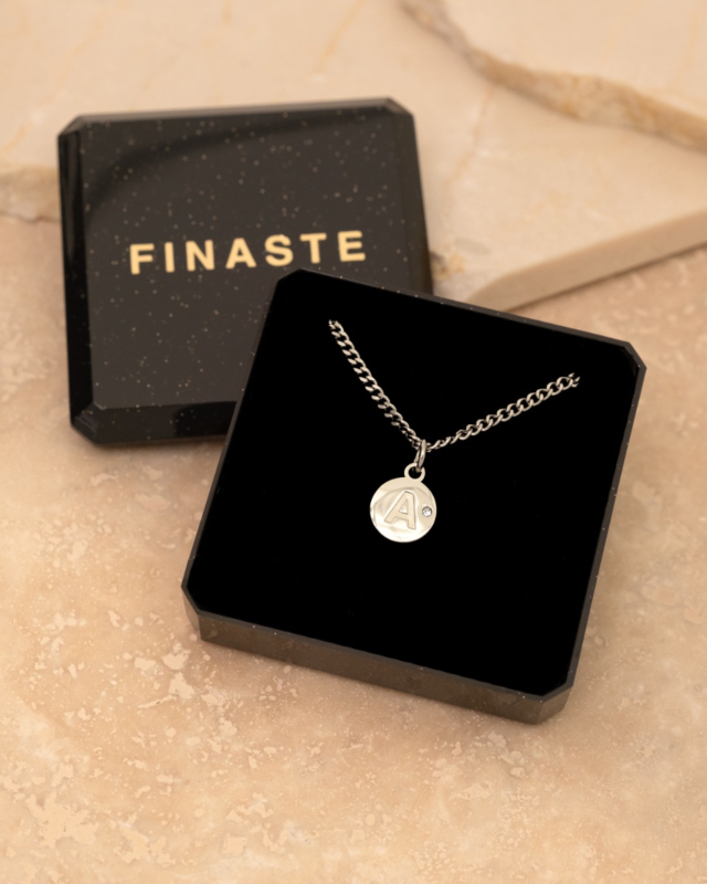 Zilveren initialen ketting