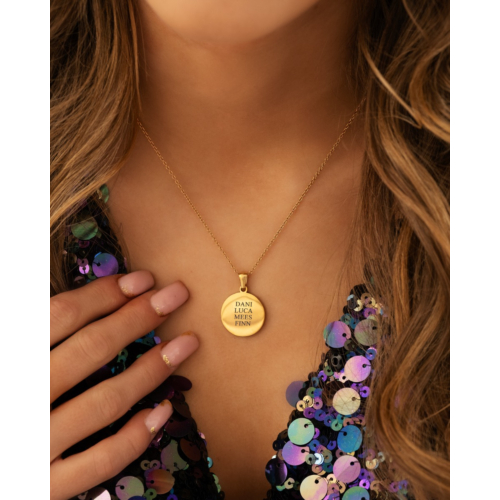 Familie naamketting goud kleurig
