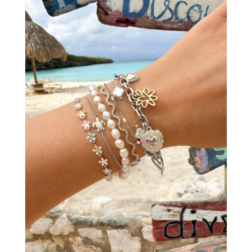 Flower bracelet pastel