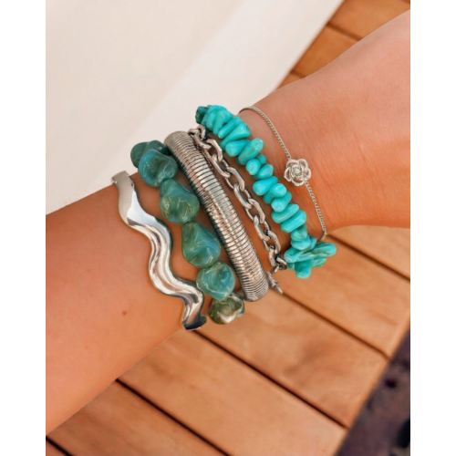 Zilveren armparty met blauwe kralen