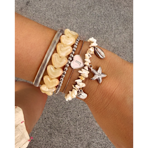 Letter armband luxury heart