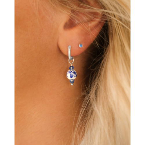 Mini oorbellen blauw wit 