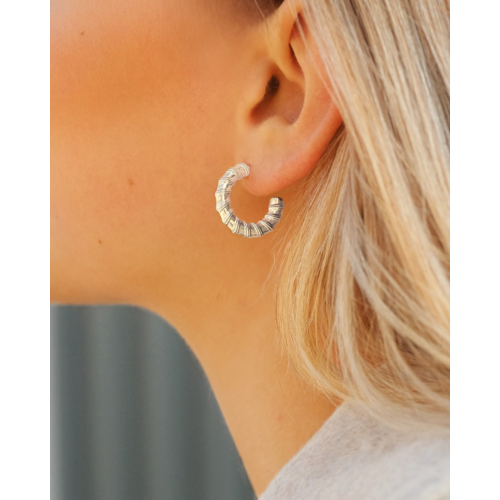 Twisted hoop oorbellen