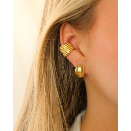 Ear cuff met streepjes goudkleurig