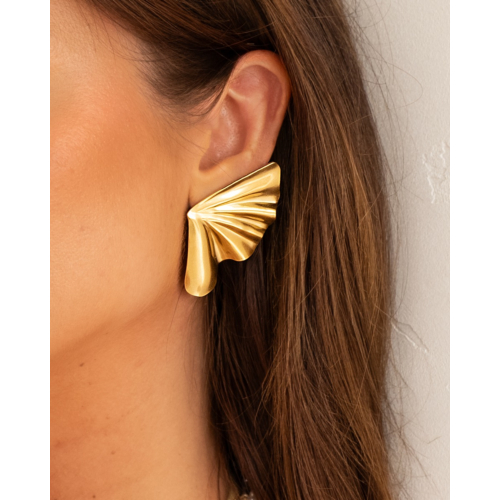 Statement schelp oorbellen goudkleurig