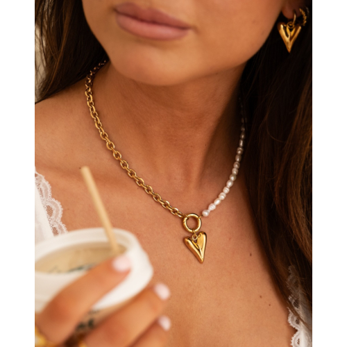 Chain & pearl ketting met hartje goudkleurig 