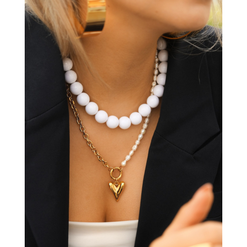 Chain & pearl ketting met hartje goudkleurig 