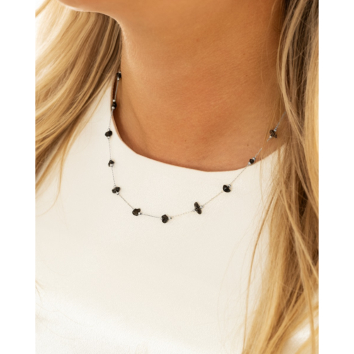 Ketting zwarte steentjes