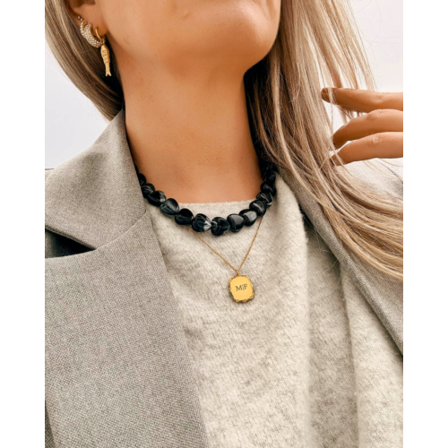 Kettingen mix met zwarte kralen en initialen