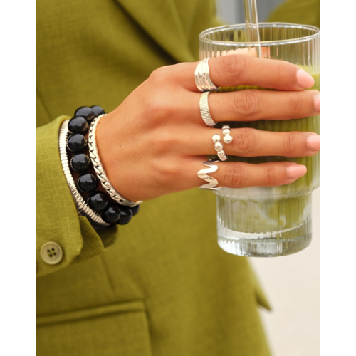 Trending zigzag ring