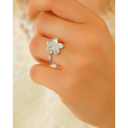 Ring met bloem 