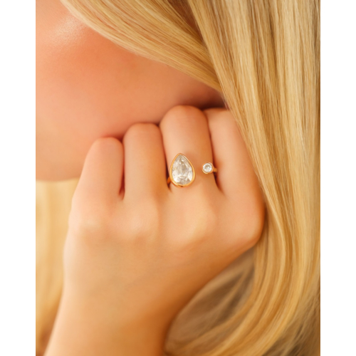 Ring met druppel steen goudkleurig