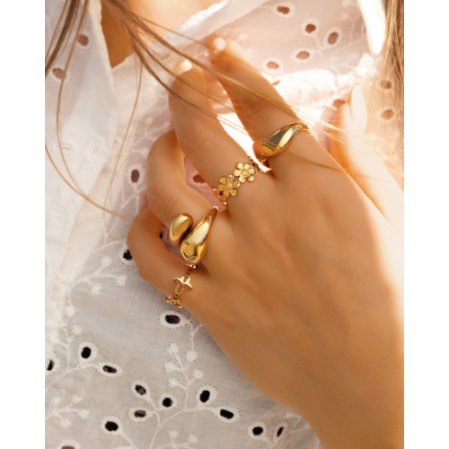 Bloemen ring goudkleurig